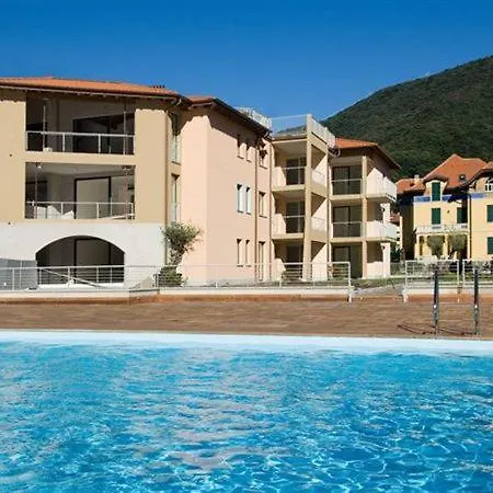 Apartment Sleeps 4 Pool Maccagno