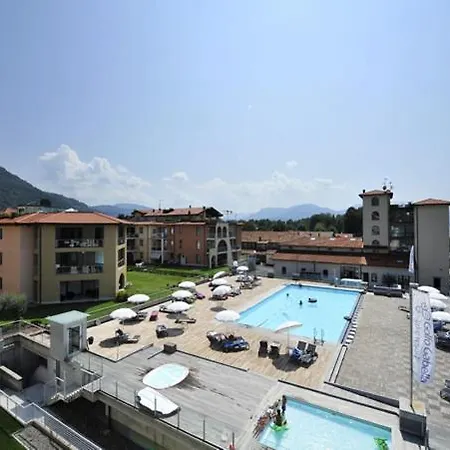 Apartment Sleeps 4 Pool