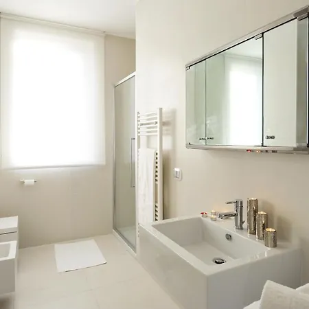 Apartment Sleeps 4 Pool Maccagno